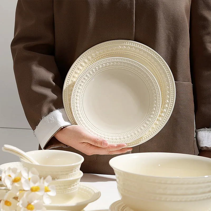 Porcelain Dinner Set with Cream Style tableware view 2