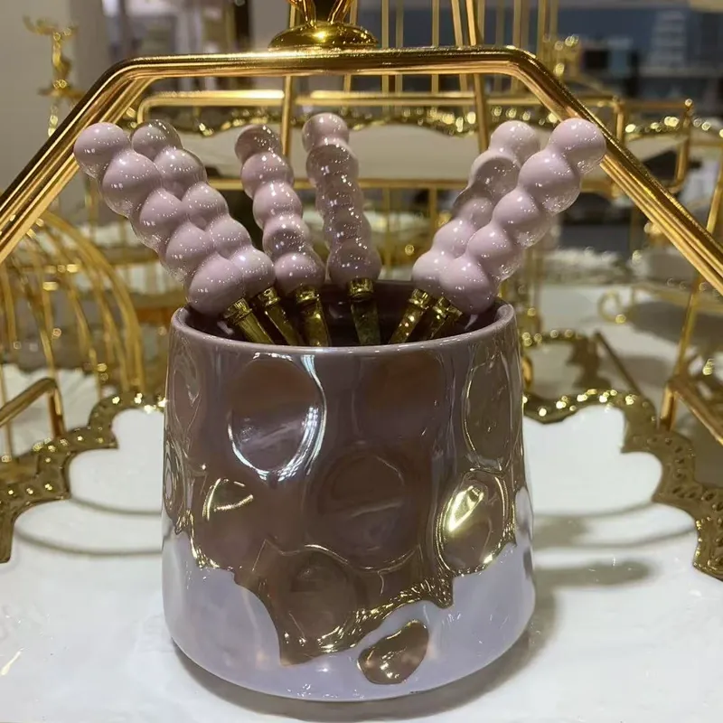 Frasco de almacenamiento de cerámica con tenedores de fruta tableware view 3