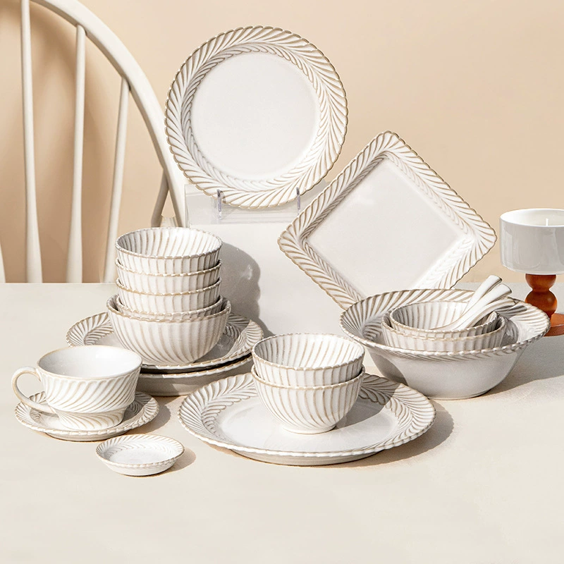 ミモザのデザインの磁器製ディナープレートセット tableware