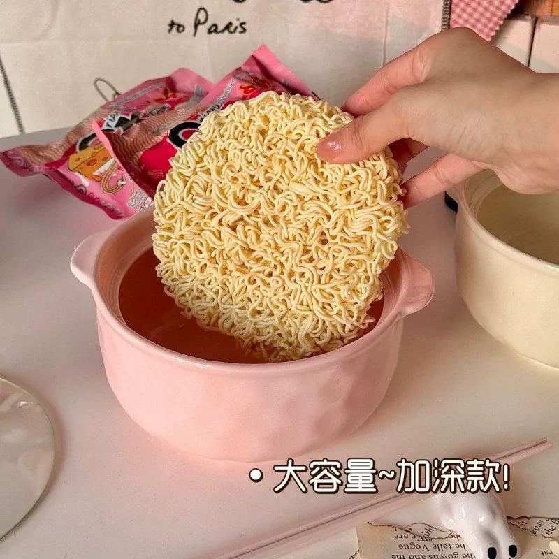 Ceramic Noodle Bowl with Lid tableware view 3