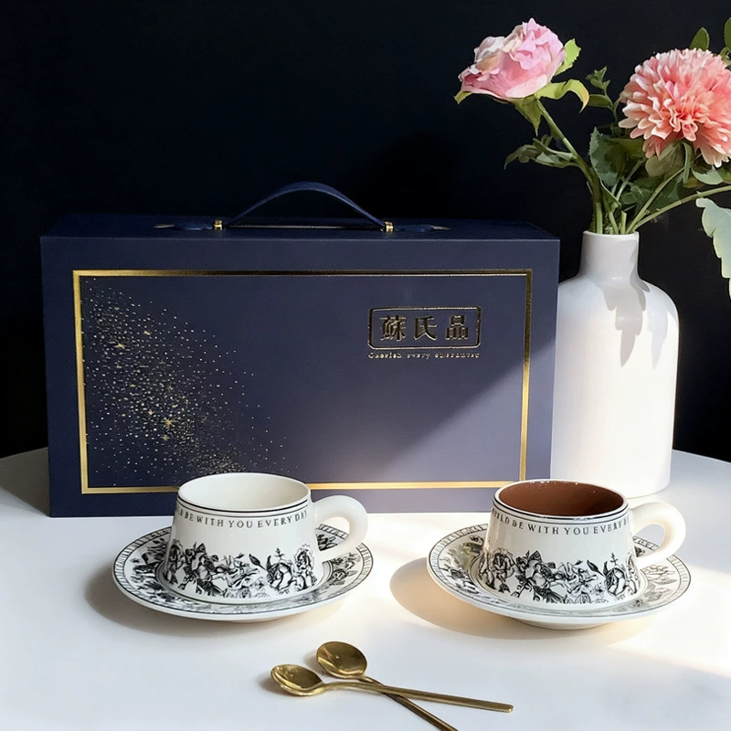 Tasse et soucoupe en céramique vintage tableware view 2