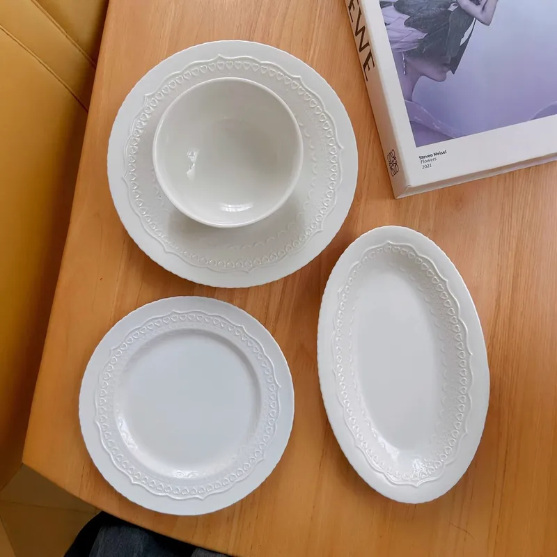 Service de table en porcelaine embossé avec cœurs tableware view 4
