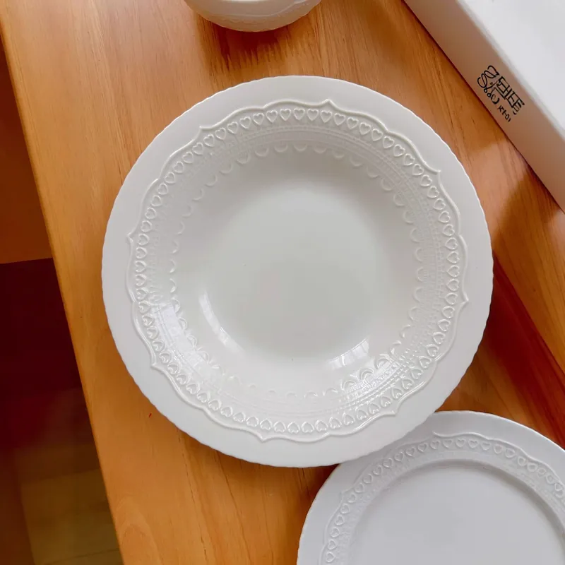 Service de table en porcelaine embossé avec cœurs tableware view 5