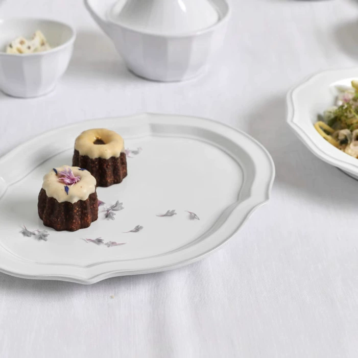 Assiette ovale relief français tableware view 4