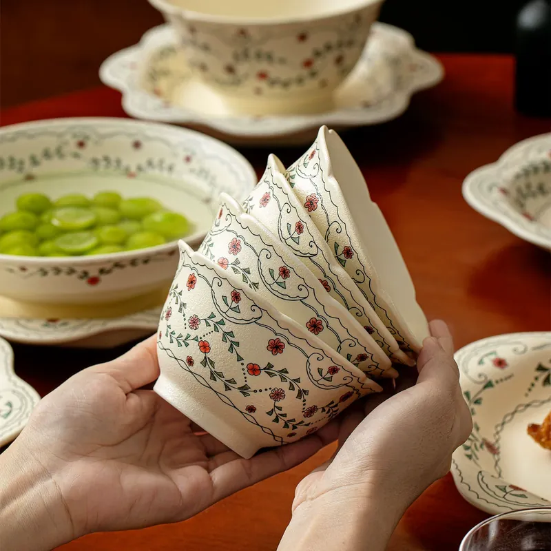 Assiette à dessert en céramique mate tulipe tableware view 4