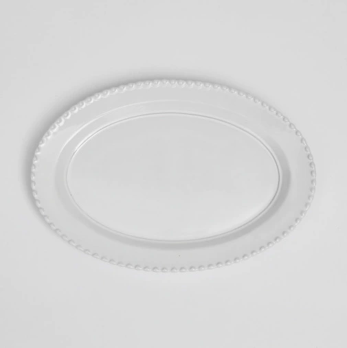 طبق أبيض مزين بالخرز tableware view 2