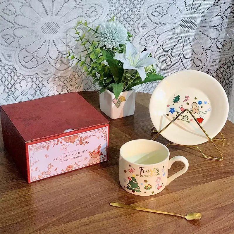 Christmas Coffee Cup and Saucer Set tableware view 7