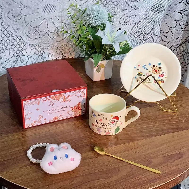 Christmas Coffee Cup and Saucer Set tableware view 9
