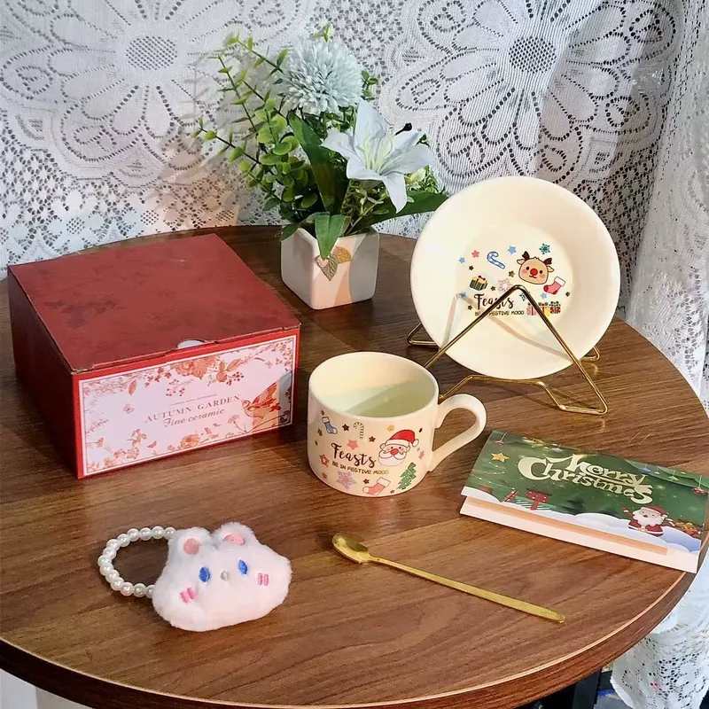 Christmas Coffee Cup and Saucer Set tableware view 12