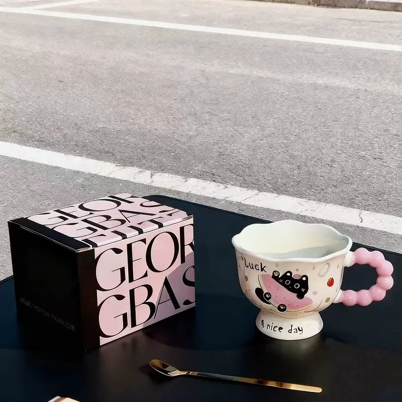 Ceramic Mug with Pearl Handle tableware view 4