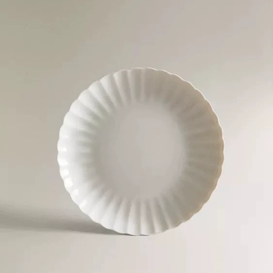 Plato llano de cerámica blanca con relieve tableware view 6