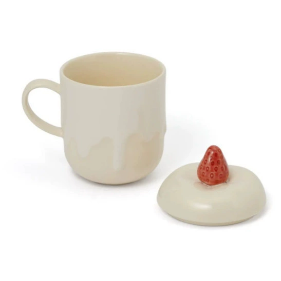 Strawberry Ceramic Mug with Lid tableware view 2