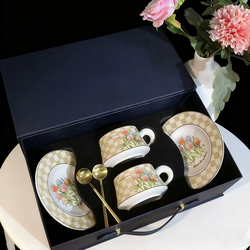 Ensemble tasse et soucoupe vintage tableware view 2