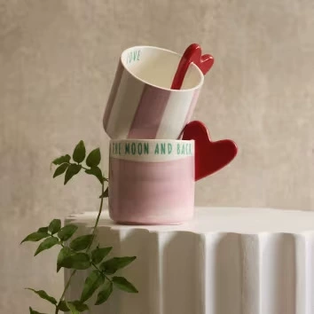 Can I get custom-shaped mugs in 250ml capacity?