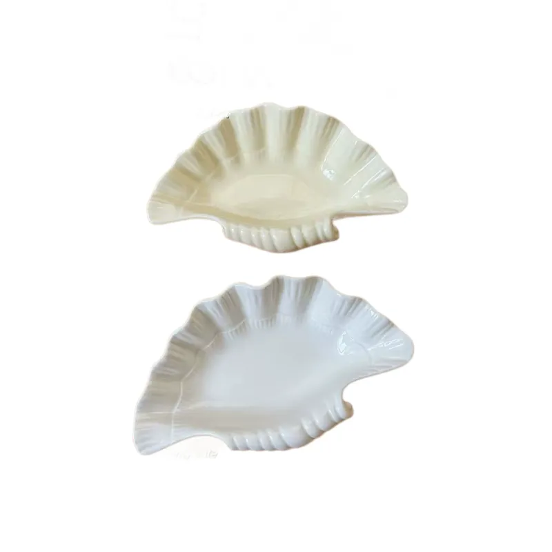 Shell-Shaped Ceramic Serving Dish tableware view 5